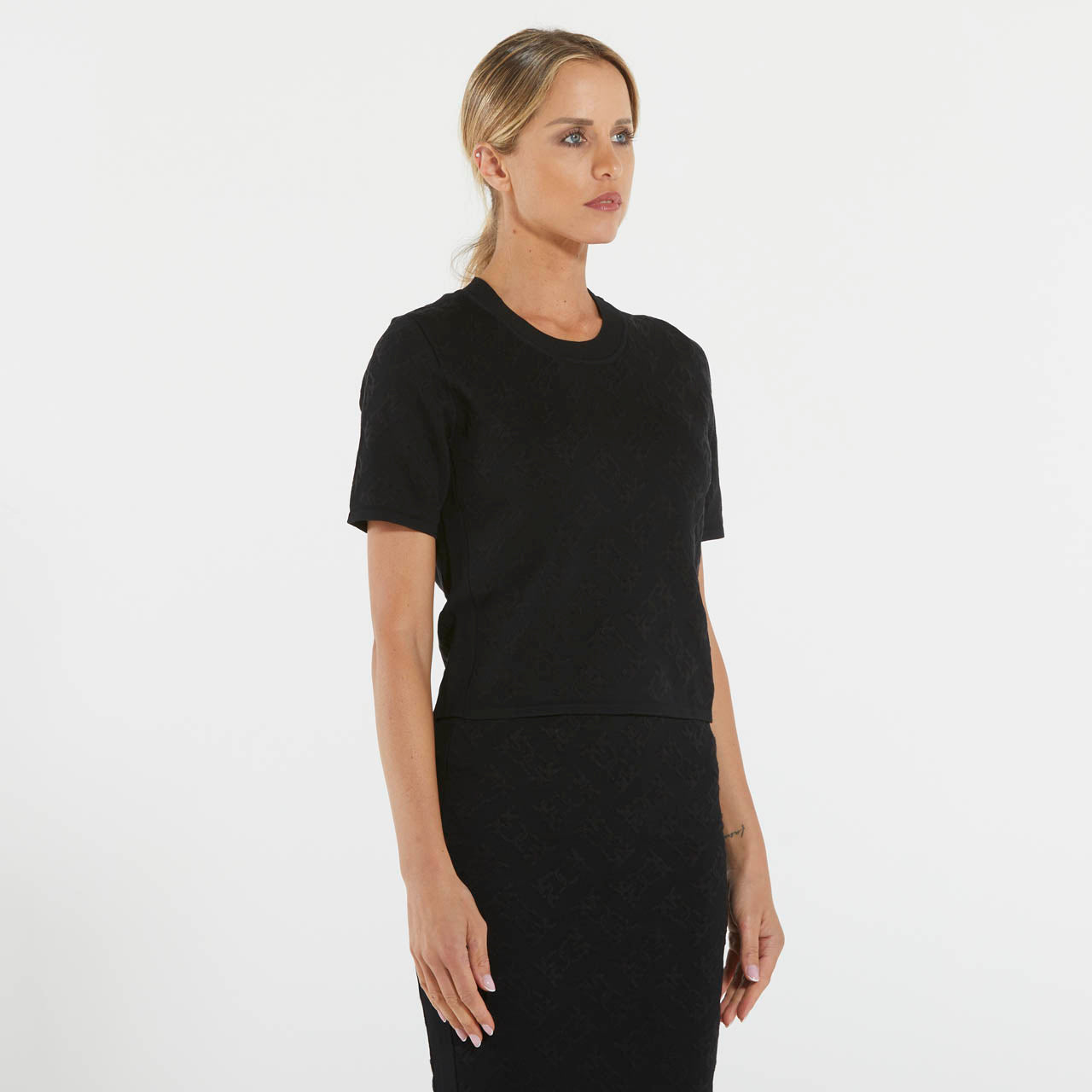 Pinko t-shirt in maglia monogram nera