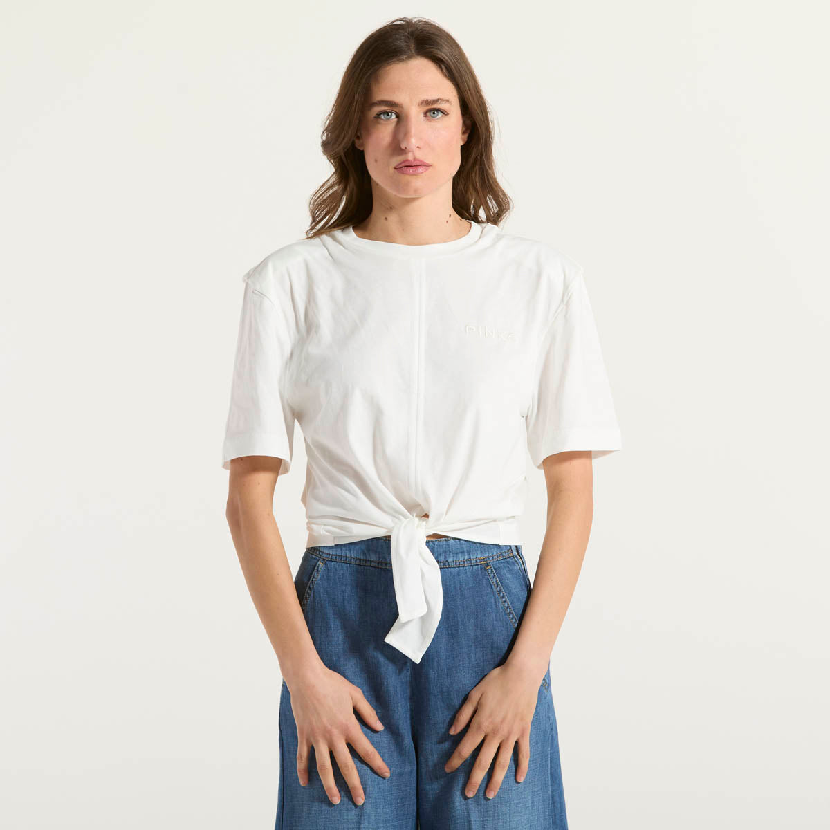 Pinko T-shirt corta con nodo davanti bianca