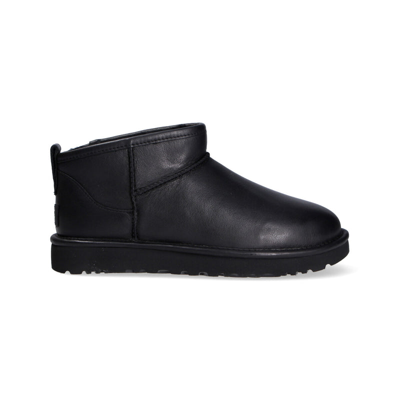 UGG Boot Classic ultra Mini pelle nera