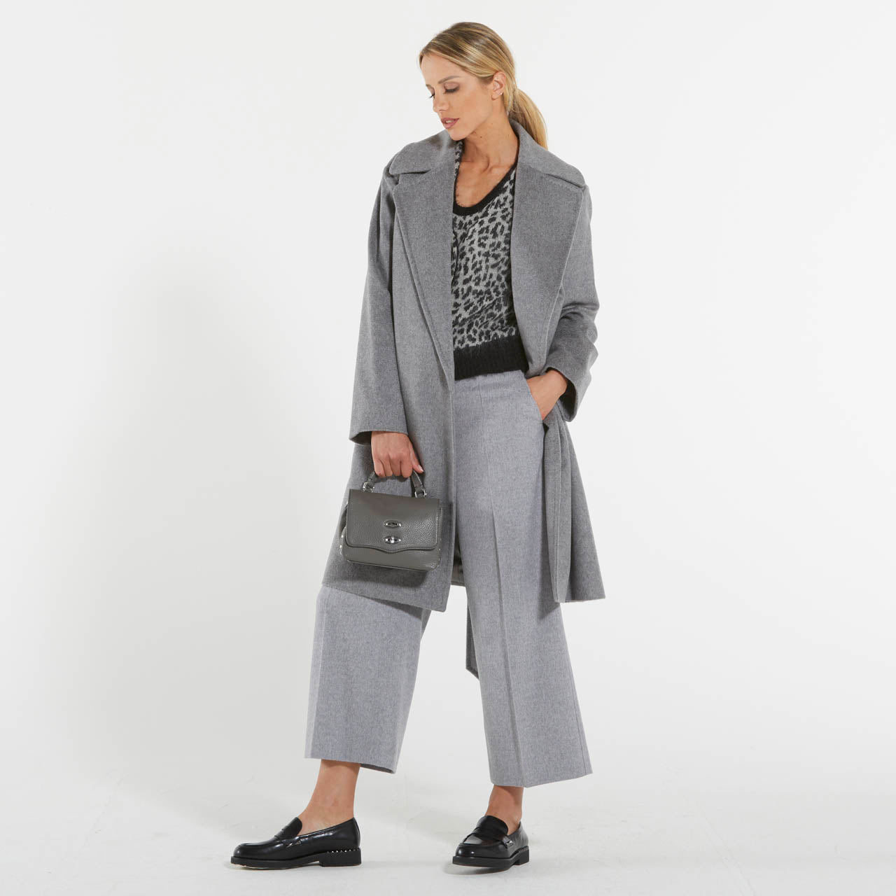 Max Mara cappotto corto grigio a vestaglia